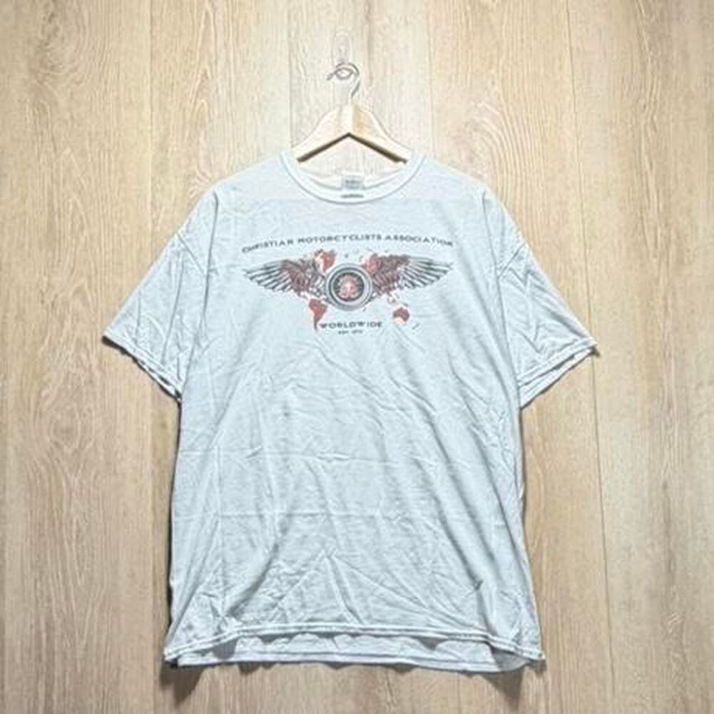 Gildan Men's Grey and White T-shirt